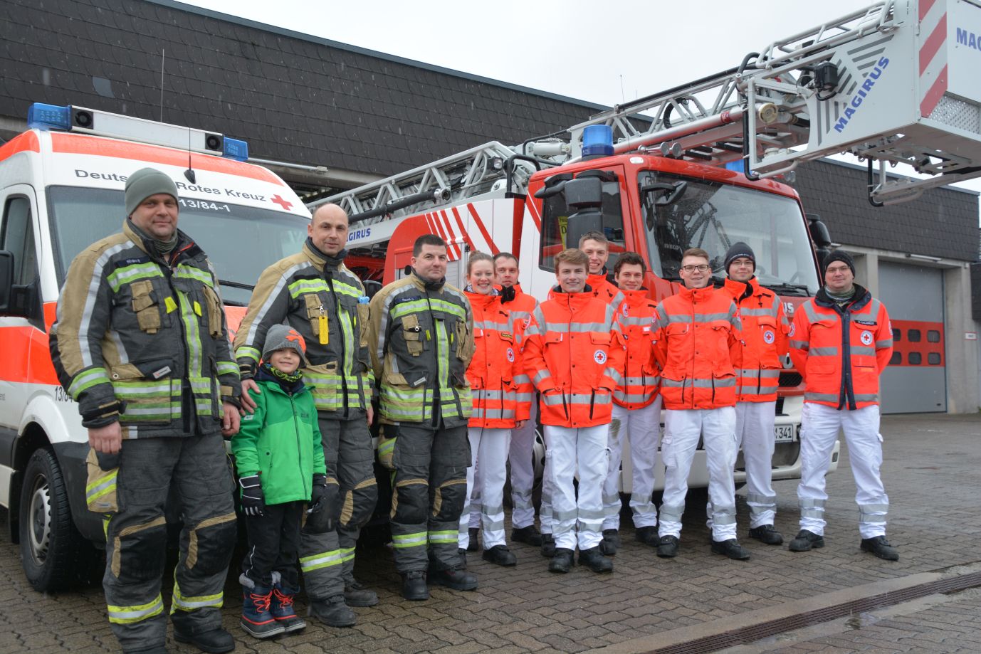 Feuerwehr und Rettungsdienst tauschen die Seiten